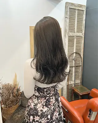 ロング カラー 暗髪とオリーブ🌿 渡辺拓人のヘアスタイル