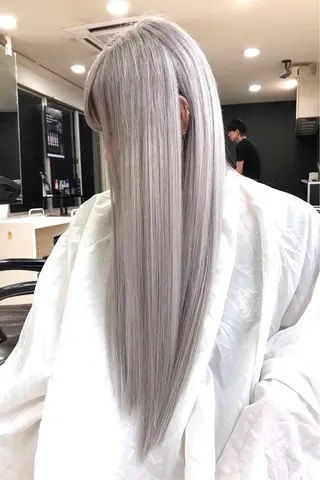 ロング カラー 艶髪ハイトーン特化 梅田美容室SLYのヘアスタイル