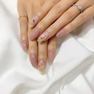 ネイル 神戸駅ネイルサロン PE NAILSのネイルデザイン