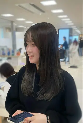 ロング カラー シャドウパーマ／骨格 矯正カット　トモキのヘアスタイル