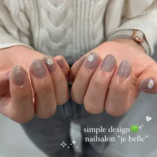 ネイル NAO🐰🎀 ちゅるん⌇パラジェルのネイルデザイン