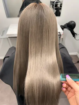 ロング カラー 薄田 珠美のヘアスタイル