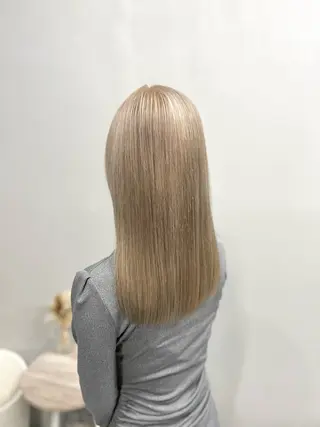 ミディアム カラー 🫧艶ダブルカラー ブリーチ🫧トモヤのヘアスタイル