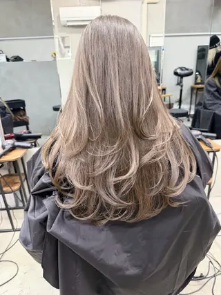 セミロング カラー AiM 大名　似合わせカットのヘアスタイル