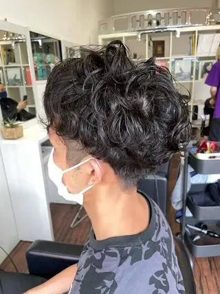ショート パーマ メンズ シンヤヘアーズ 泉大津本店のヘアスタイル