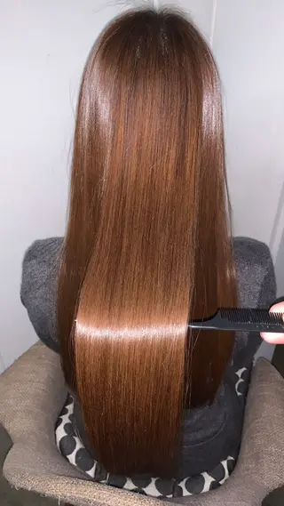 ロング GENIEE/堀江 髪質改善/ハイトーンのヘアスタイル