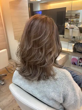 ミディアム カラー 塩谷黎✨ブリーチ無W カラーメンズパーマ✨のヘアスタイル
