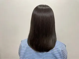 セミロング カラー ヒナ/レイヤーカット 艶感ワンカラーのヘアスタイル