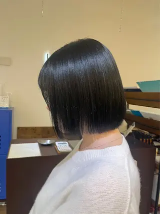 ショート まろやかなベージュ 小池春樹のヘアスタイル