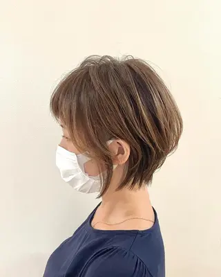 ショート カラー JIAKI 似合わせカットのヘアスタイル
