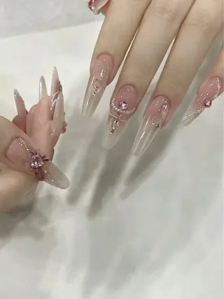 ネイル D-BEAUTY Nailsalonのネイルデザイン