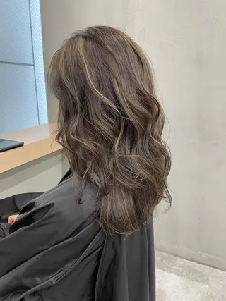セミロング カラー カット・ブリーチ TAIGAのヘアスタイル
