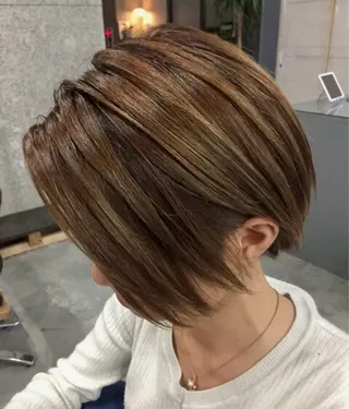 ミディアム maya🌷白髪ぼか し✳︎脱白髪染めのヘアスタイル