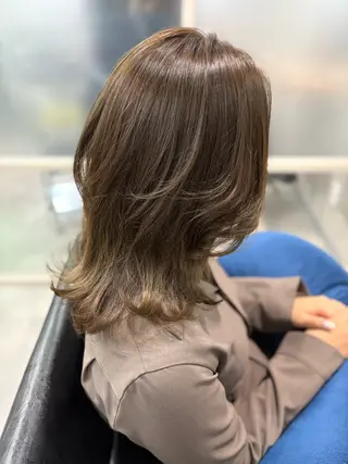 ミディアム 佐原なつみ ／newi赤羽のヘアスタイル