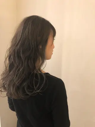 ロング 鈴木 奈波のヘアスタイル