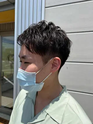 ショート パーマ メンズ 石倉 真のヘアスタイル