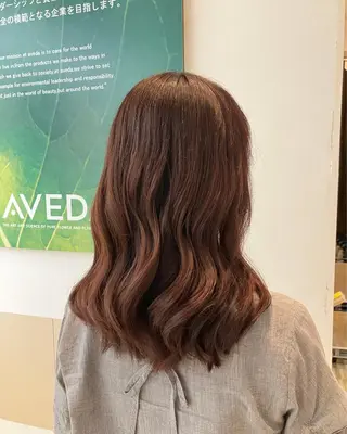 ミディアム カラー 生田 比奈のヘアスタイル