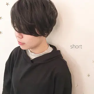 ショート 市川 千夏のヘアスタイル