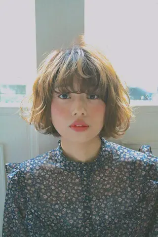 ショート カラー よこもり あいのヘアスタイル