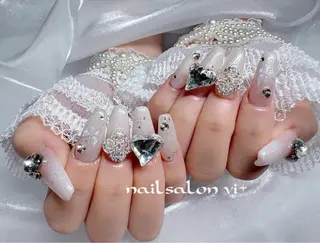 ネイル ✨Nailsalon Vi+✨のネイルデザイン