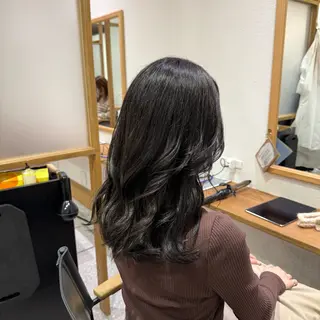 セミロング カラー ついざき はるかのヘアスタイル