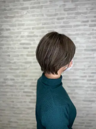ショート カラー 平田 怜のヘアスタイル