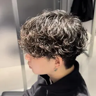 ミディアム パーマ メンズ REGNO by GLANZ 天神大名 メンズサロン所属・REGNO 天神大名 メンズサロンのヘアスタイル