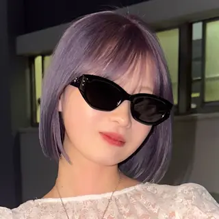 セミロング カラー ウルフ/レイヤー/ ブリーチカラーのヘアスタイル