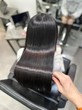 ロング ブリーチ縮毛矯正/ 複雑履歴🉑/タイチのヘアスタイル