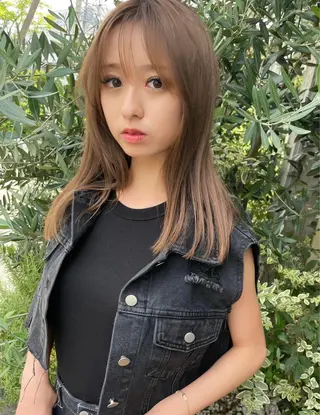 ミディアム カラー レイヤー べージュ 白石研太のヘアスタイル