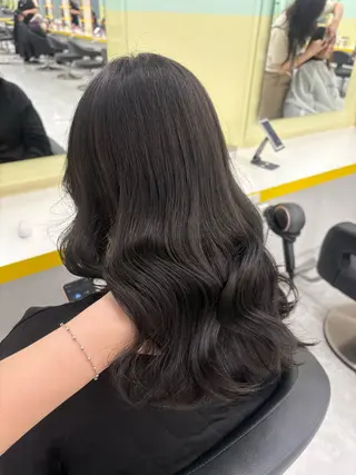 セミロング カラー ベージュ×レイヤー 🤎横浜/miu🤎のヘアスタイル