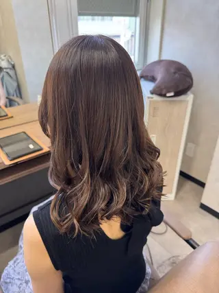 ミディアム 黒川 杏のヘアスタイル