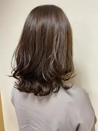 セミロング カラー NATURAL MOMOMIのヘアスタイル