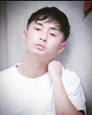 ショート パーマ メンズ 及川 光のヘアスタイル