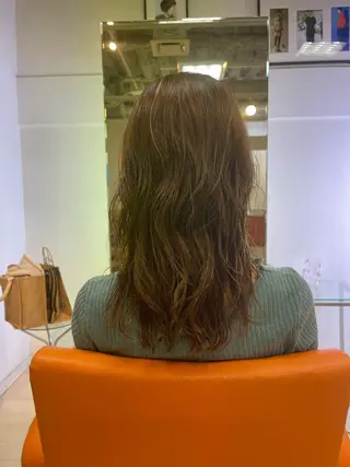 セミロング カラー パーマ ヘアアレンジ 鶴﨑 美優亜のヘアスタイル
