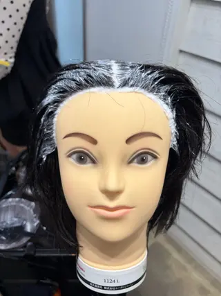 ショート カラー 手島 美月のヘアスタイル