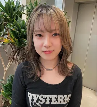 カラー momo/レイヤー /デザインカラーのヘアスタイル