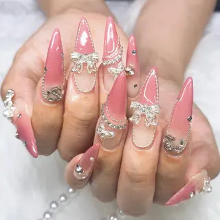 ネイル ayaka ギャルネイル🎀のネイルデザイン