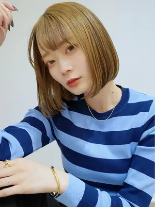 ミディアム カラー 小顔レイヤー/ ベージュ🤍Rieのヘアスタイル