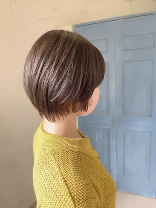 ショート カラー 透明感ハイトーン🦄 キラ🌈のヘアスタイル