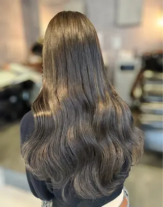 ロング カラー ヘアアレンジ 🌱巴結生🌿大宮 ☁️ミルクティーのヘアスタイル