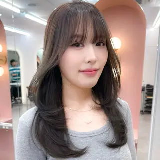 セミロング レイヤー🇰🇷 韓国ヘア💕トモミのヘアスタイル