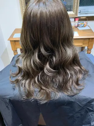ミディアム カラー ヘアアレンジ 柔らか垢抜けｶﾗｰと ｶｯﾄ🫧ASUKAのヘアスタイル