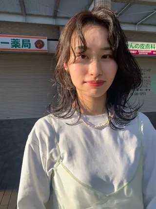 セミロング 横谷 智江のヘアスタイル