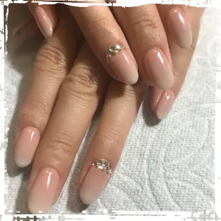 ネイル ECLAT エクラ所属・寺山 千鶴のネイルデザイン