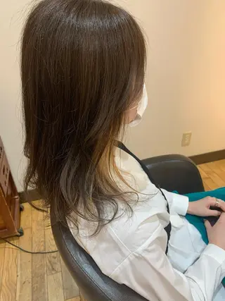 セミロング カラー 齊藤 衣梨佳のヘアスタイル