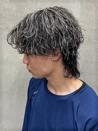 ミディアム カラー パーマ メンズ ブリーチモデル募集中 /伊藤優真のヘアスタイル