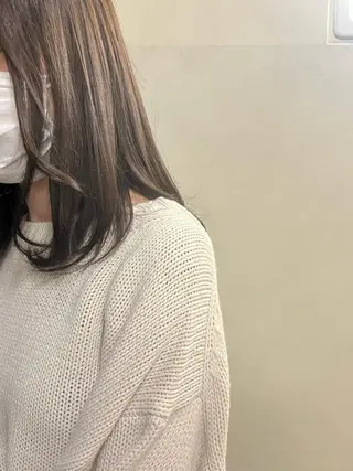 ミディアム カラー 酒井 陽南乃のヘアスタイル