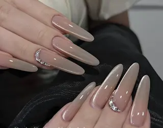 ネイル 美 奈奈のネイルデザイン