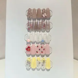 ネイル RIEKO🍒 ワンホン♡推しネイルのネイルデザイン